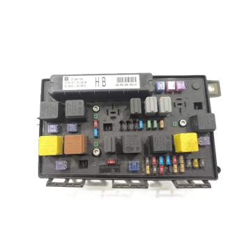 CAJA RELES / FUSIBLES 13206754 