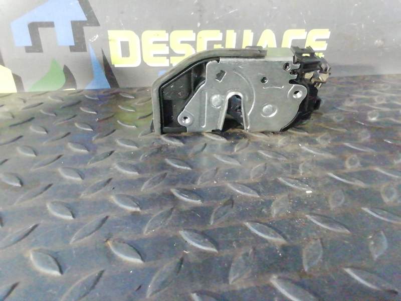 CERRADURA PUERTA DELANTERA DERECHA 7202146 A053702 