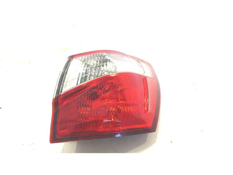 PILOTO TRASERO DERECHO 26550EY00A / L90005629 / 44176 
