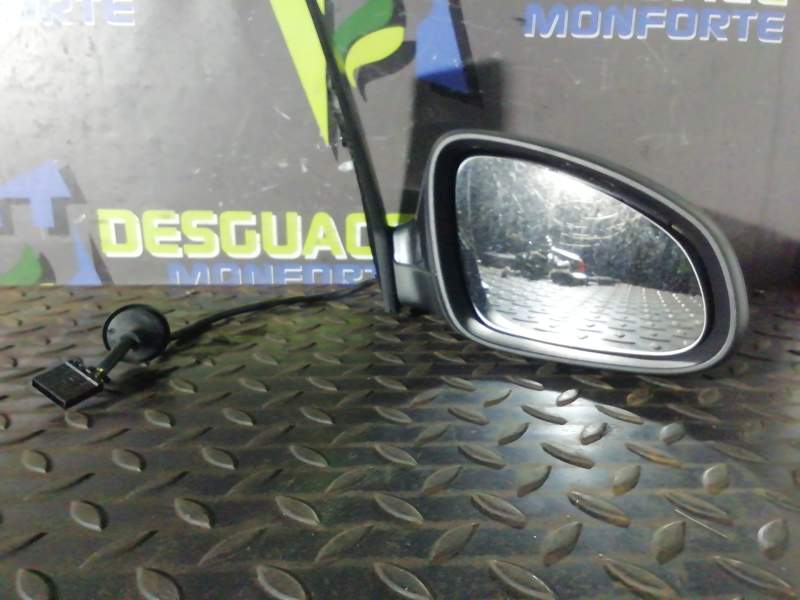 RETROVISOR DERECHO 