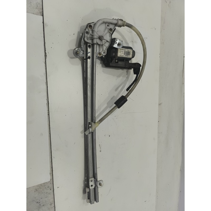Desguace MonforteELEVALUNAS TRASERO DERECHO 8200305721 RENAULTElevalunas trasero derecho|Desguace Monforte