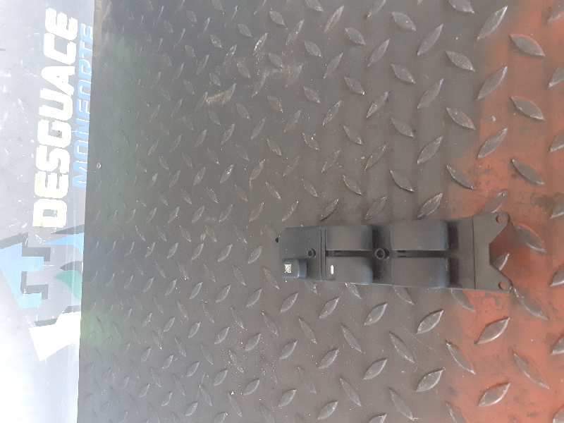 MANDO ELEVALUNAS DELANTERO IZQUIERDO MR502231 