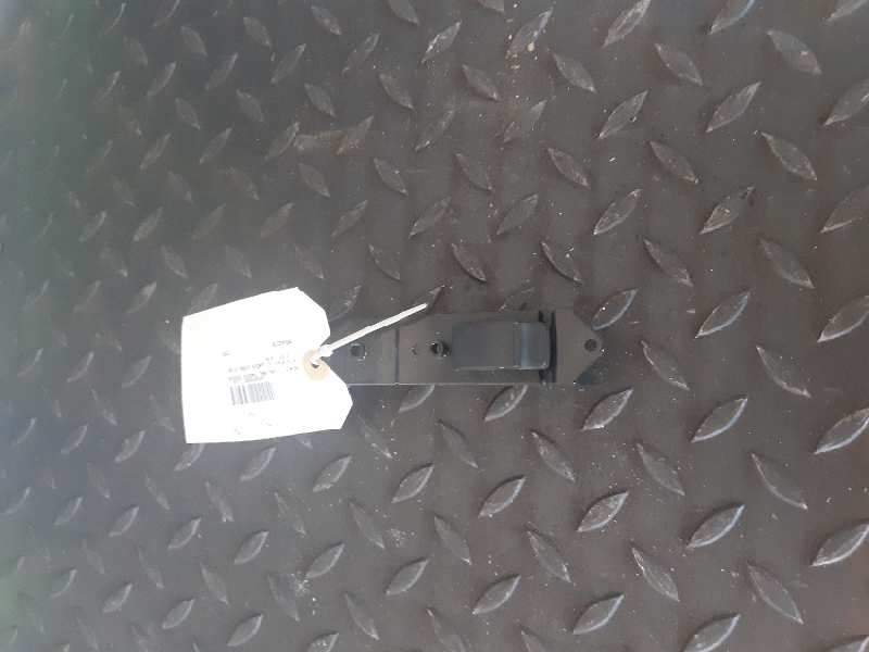MANDO ELEVALUNAS TRASERO DERECHO MR502239 