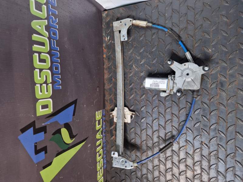 ELEVALUNAS DELANTERO DERECHO 9615036880 