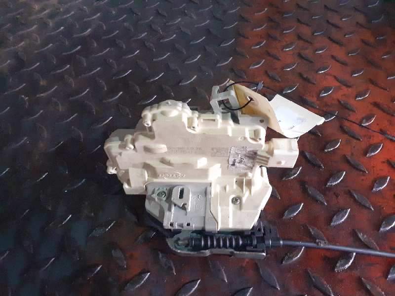 CERRADURA PUERTA TRASERA DERECHA 8K0839016 
