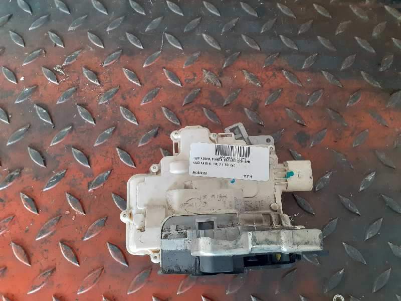 CERRADURA PUERTA TRASERA DERECHA 8K0839016 