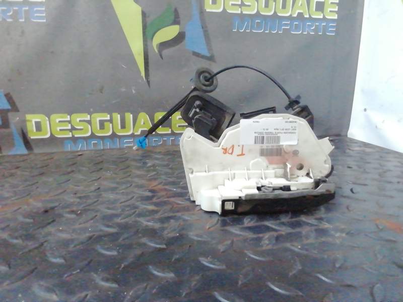 CERRADURA PUERTA TRASERA DERECHA 5K4839016Q 