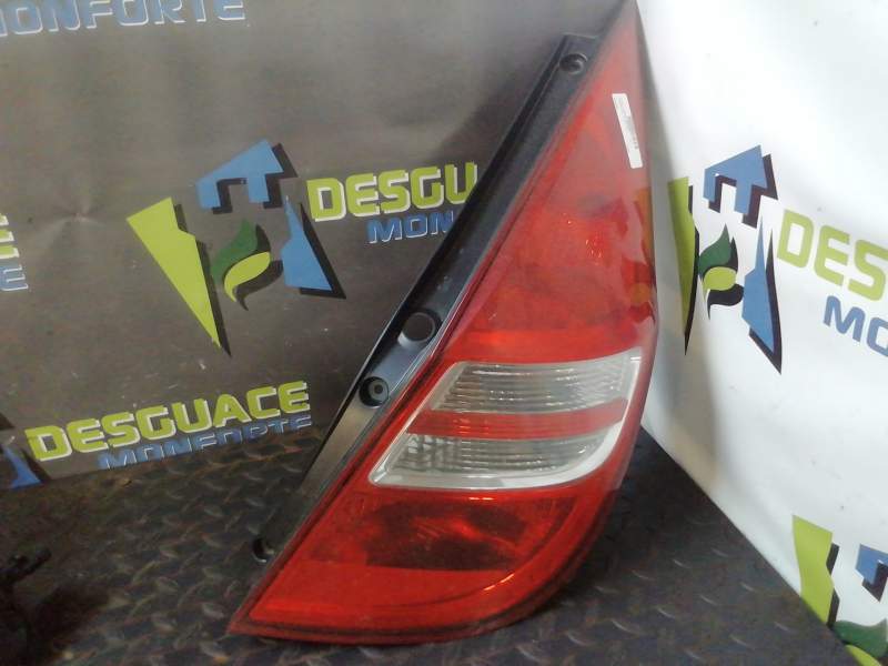 PILOTO TRASERO DERECHO 924022R0 