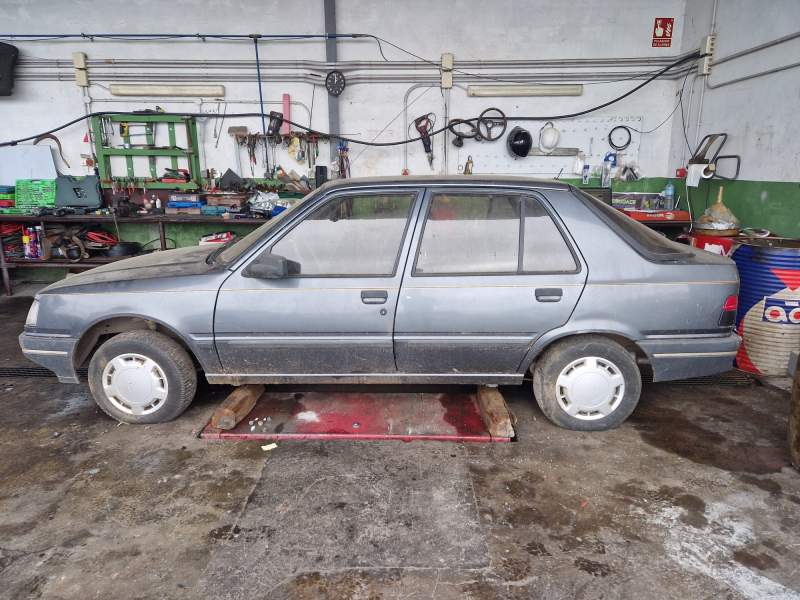 PEUGEOT 309