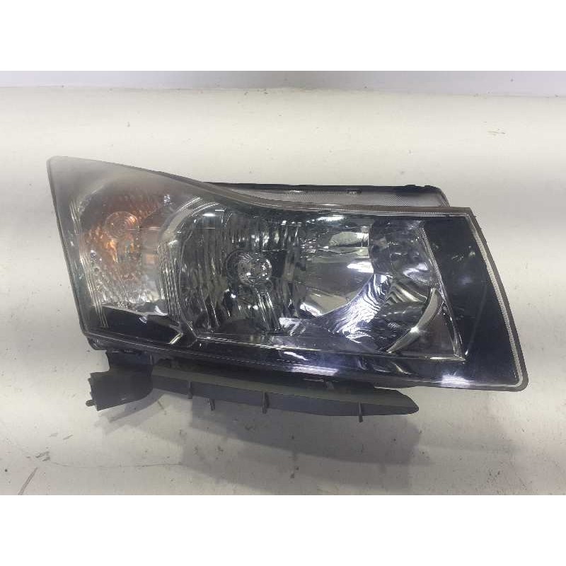 Recambio de faro derecho para chevrolet cruze (j300) 2.0 cdi referencia OEM IAM 95956272  