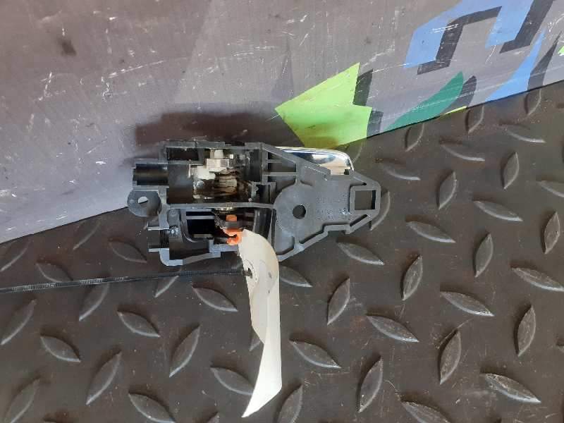 MANETA INTERIOR TRASERA IZQUIERDA MN105359 
