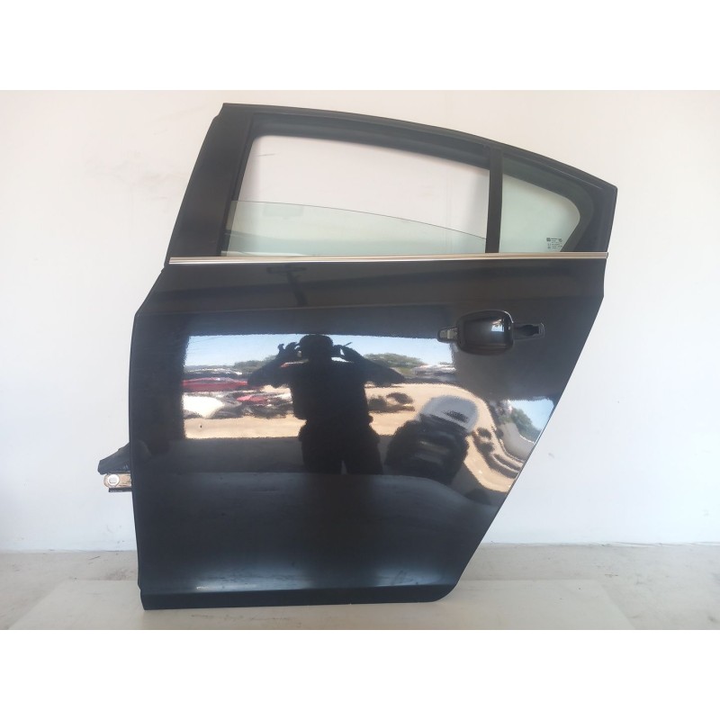 Recambio de puerta trasera izquierda para chevrolet cruze (j300) 2.0 cdi referencia OEM IAM 95987763  