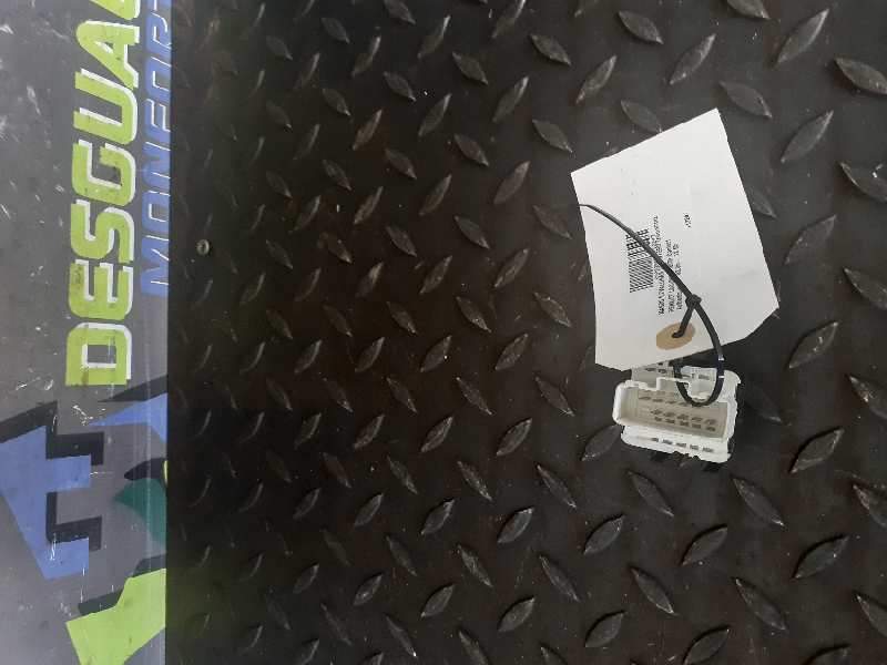 MANDO ELEVALUNAS DELANTERO IZQUIERDO 