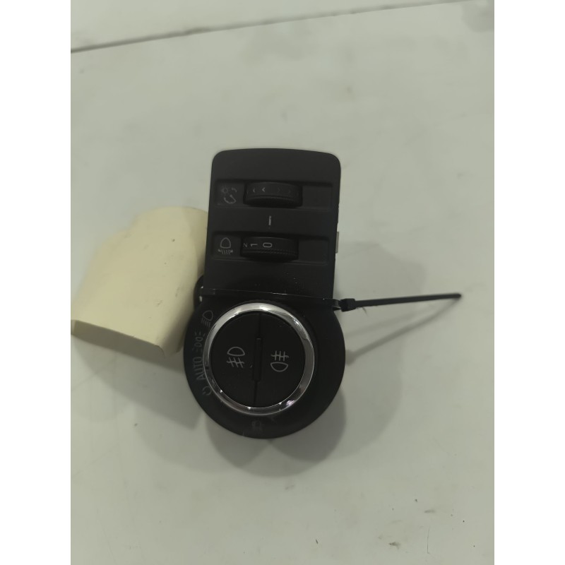 Recambio de mando luces para chevrolet cruze (j300) 2.0 cdi referencia OEM IAM 13301752  