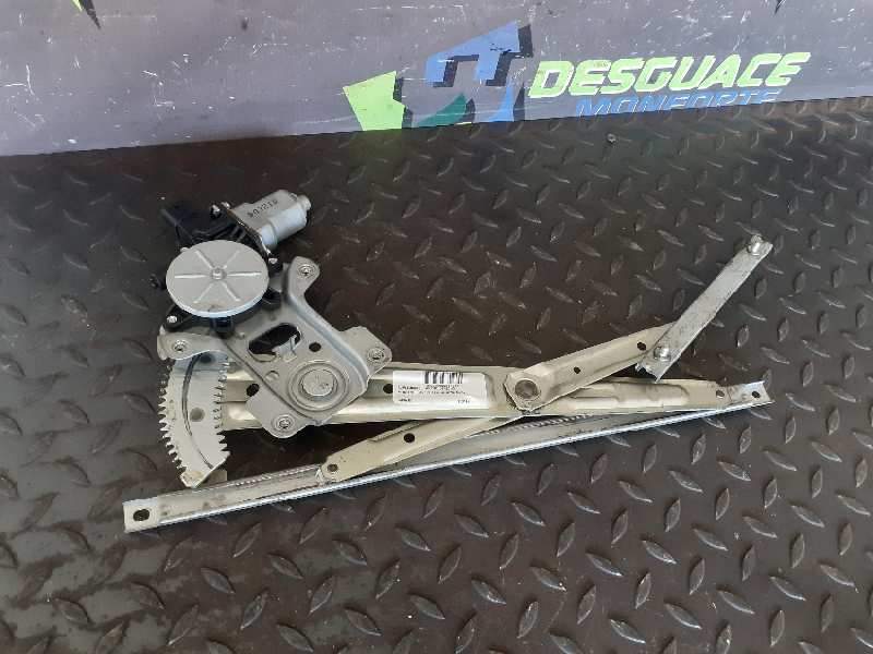 ELEVALUNAS DELANTERO DERECHO 5713A086 5713A126 
