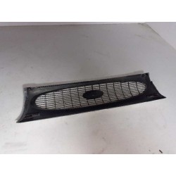 Recambio de rejilla delantera para ford fiesta berlina fiesta referencia OEM IAM 96FB8A133  