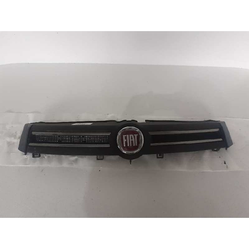 Recambio de rejilla delantera para fiat panda (169) fiat panda referencia OEM IAM 7353533899  