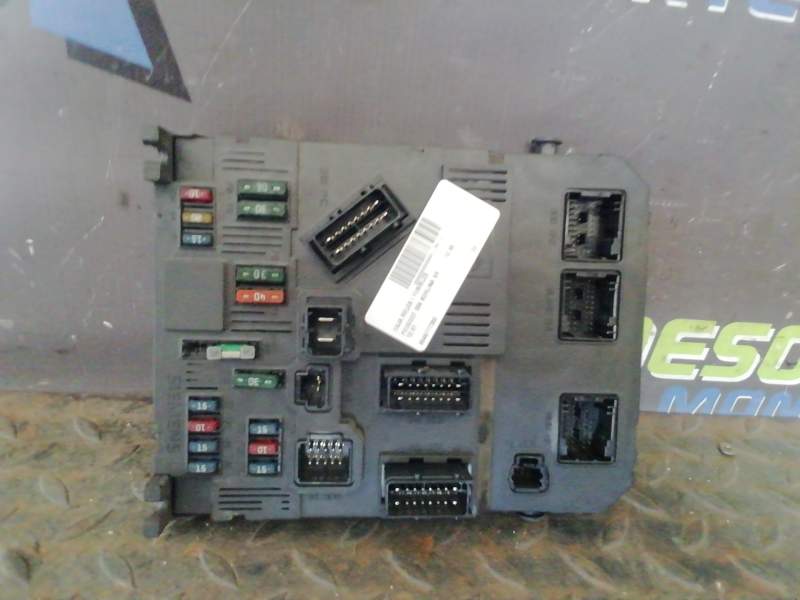 CAJA RELES / FUSIBLES 9646777380 