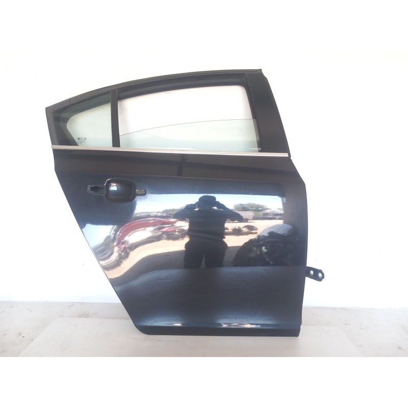 Recambio de puerta trasera derecha para chevrolet cruze (j300) 2.0 cdi referencia OEM IAM   