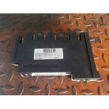 CAJA RELES / FUSIBLES P8200031556 