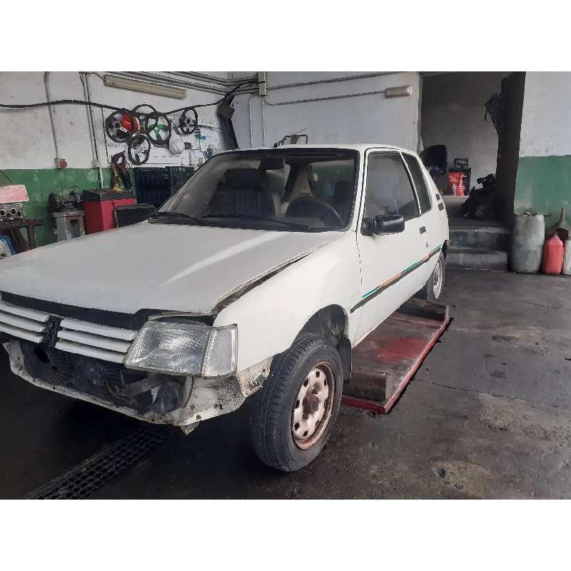 Desguace MonfortePEUGEOT 205 BERLINAPEUGEOTVehículos campa|Desguace Monforte
