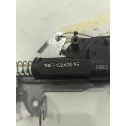 Recambio de motor cierre centralizado porton para ford fiesta (cbk) referencia OEM IAM 2S6T432A98AE  