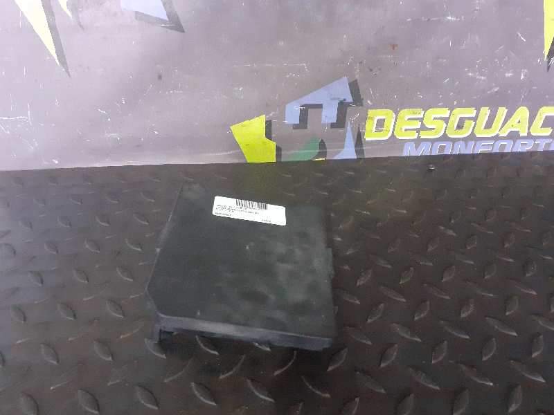 CAJA RELES / FUSIBLES 284B7JD00B 519228324 1018547310