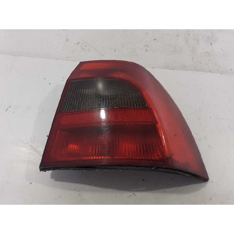 Recambio de piloto trasero derecho para opel vectra b berlina vectra b referencia OEM IAM   