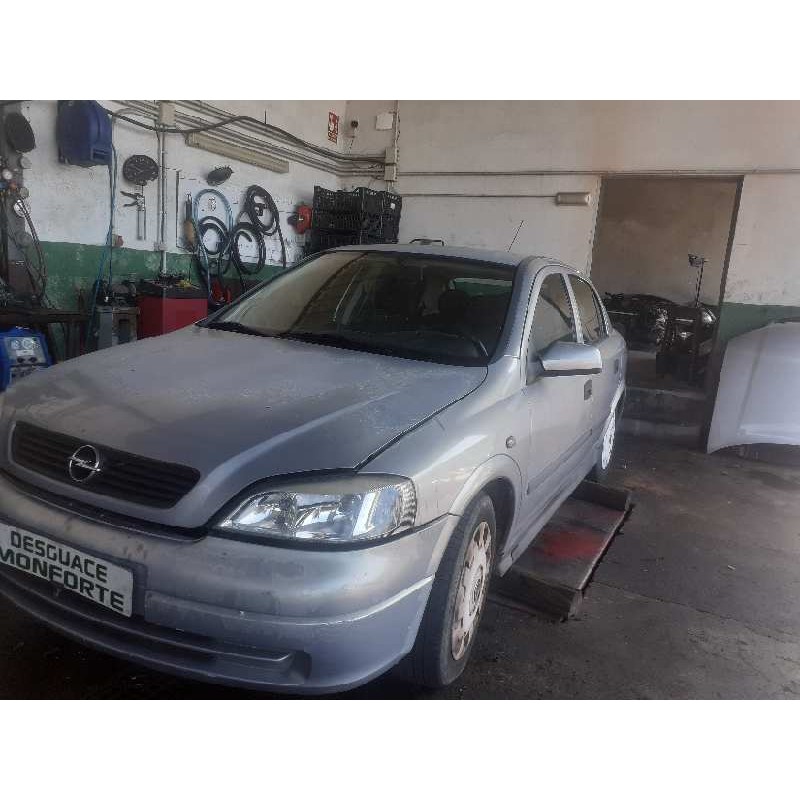 opel astra g berlina del año 2001