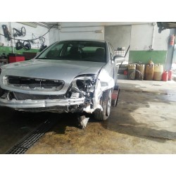 opel vectra c berlina del año 2004