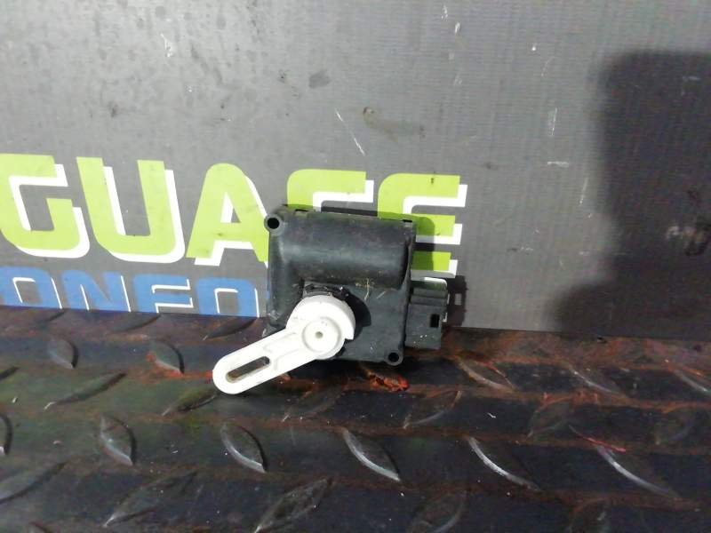 MOTOR APERTURA TRAMPILLAS CLIMATIZADOR 0132801323 