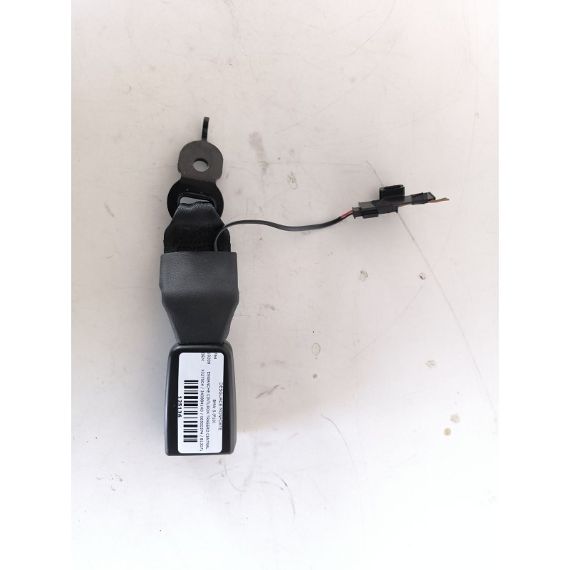 Desguace MonforteENGANCHE CINTURON TRASERO CENTRAL 724327504 BMWEnganche cinturon trasero central|Desguace Monforte