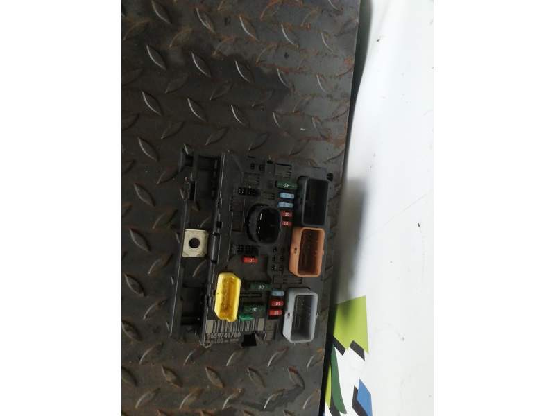 CAJA RELES / FUSIBLES 9659741780 L03 