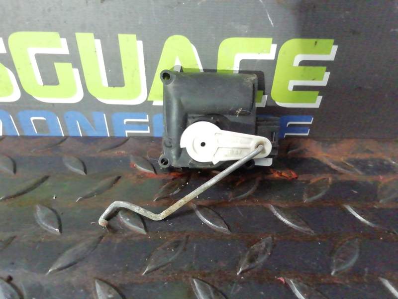 MOTOR APERTURA TRAMPILLAS CLIMATIZADOR 0132801323 