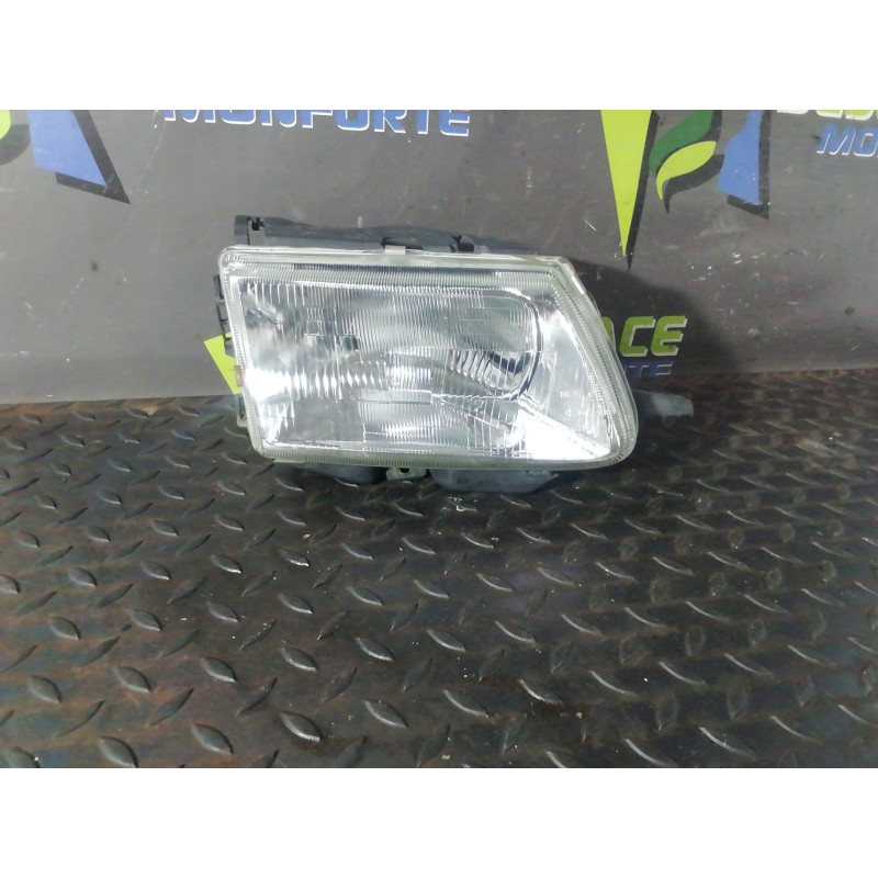 Recambio de faro derecho para citroën saxo 1.5 diesel referencia OEM IAM 9618343380  