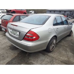 mercedes-benz clase e (w211) berlina del año 2003