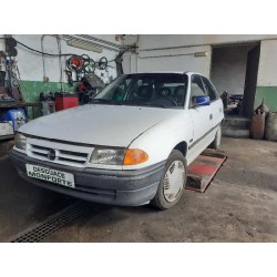 opel astra f berlina del año 1991
