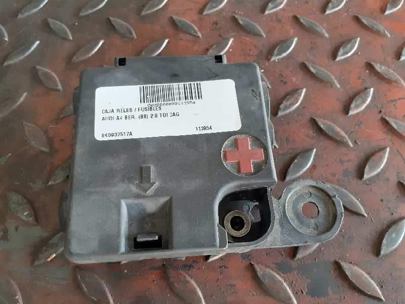 CAJA RELES / FUSIBLES 8K0937517A 