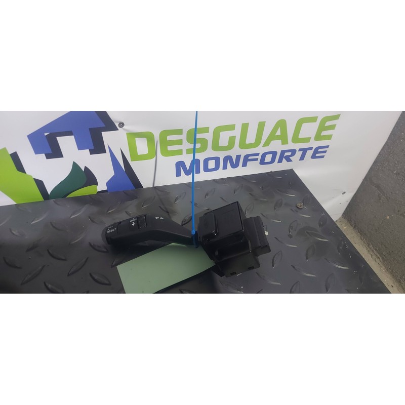 Recambio de mando intermitentes para ford focus lim. (cb4) trend referencia OEM IAM 1362588 17D9401 