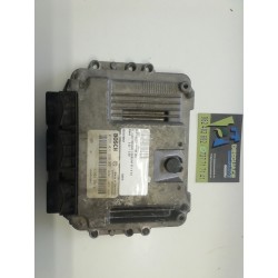 Recambio de centralita motor uce para renault megane ii berlina 3p 1.9 dci diesel referencia OEM IAM 8200310863 8200349846 02810