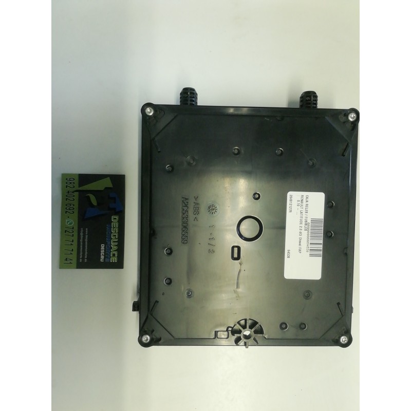 Recambio de caja reles / fusibles para renault latitude 2.0 dci diesel fap referencia OEM IAM 284B12127R 5WY8638D 