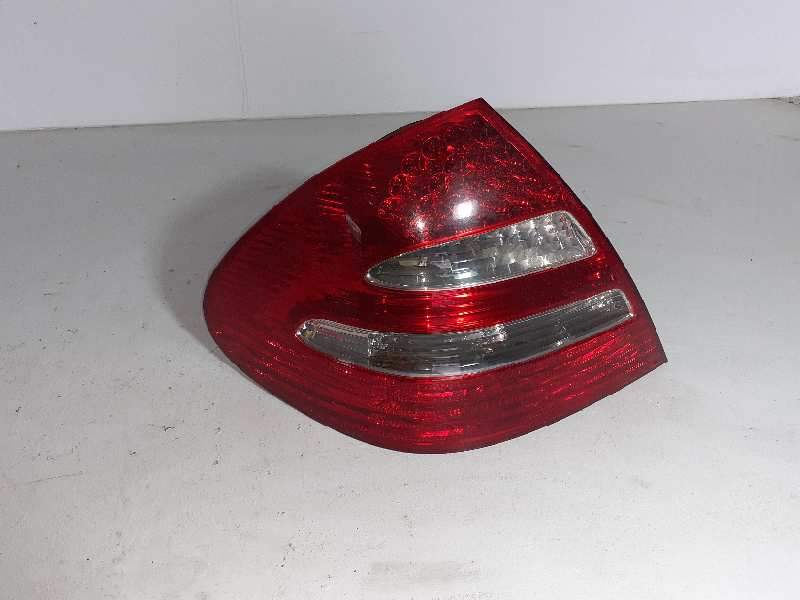 PILOTO TRASERO IZQUIERDO A2118200564 