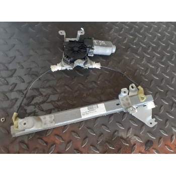 ELEVALUNAS TRASERO DERECHO 402190A P119767B 82700JD400