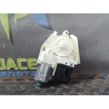 ELEVALUNAS TRASERO DERECHO 827306548R 