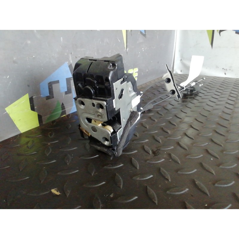 Recambio de cerradura puerta delantera derecha para nissan murano (z50) básico referencia OEM IAM 80500CA01A  