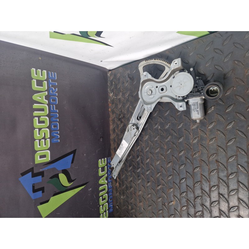 Recambio de elevalunas delantero derecho para toyota yaris (ksp9/scp9/nlp9) blue referencia OEM IAM 973582100  