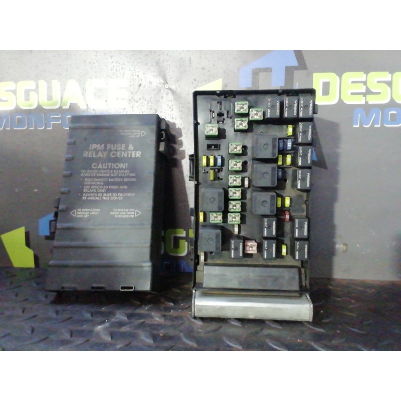 Recambio de caja reles / fusibles para chrysler grand voyager limited referencia OEM IAM RL692305AG  