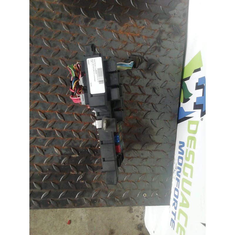 Recambio de caja reles / fusibles para volvo s80 berlina 2.5 turbodiesel referencia OEM IAM 9494207  