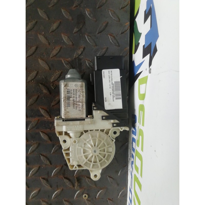 Recambio de motor elevalunas delantero derecho para seat leon (1m1) 1.9 tdi referencia OEM IAM 105415301  