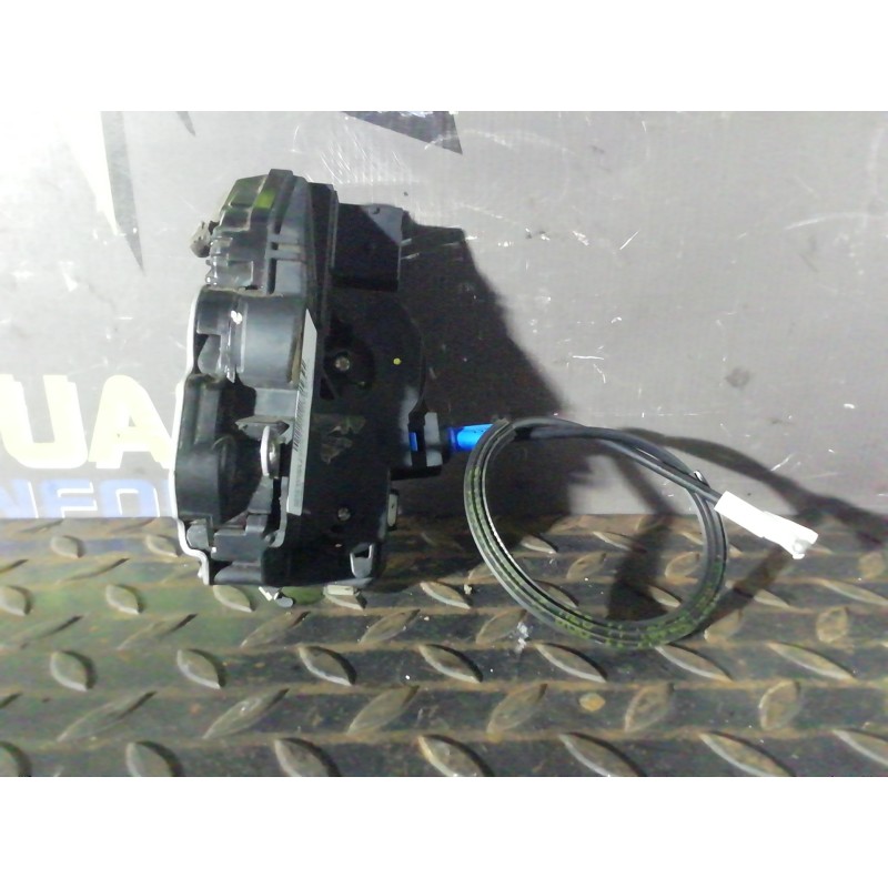 Recambio de cerradura puerta delantera derecha para opel astra j sports tourer sport referencia OEM IAM 3023880  